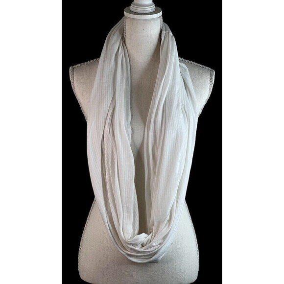 NIKE Golf Infinity Lightweight White Golf Sports Neck Scarf One Size - Picture 1 of 3